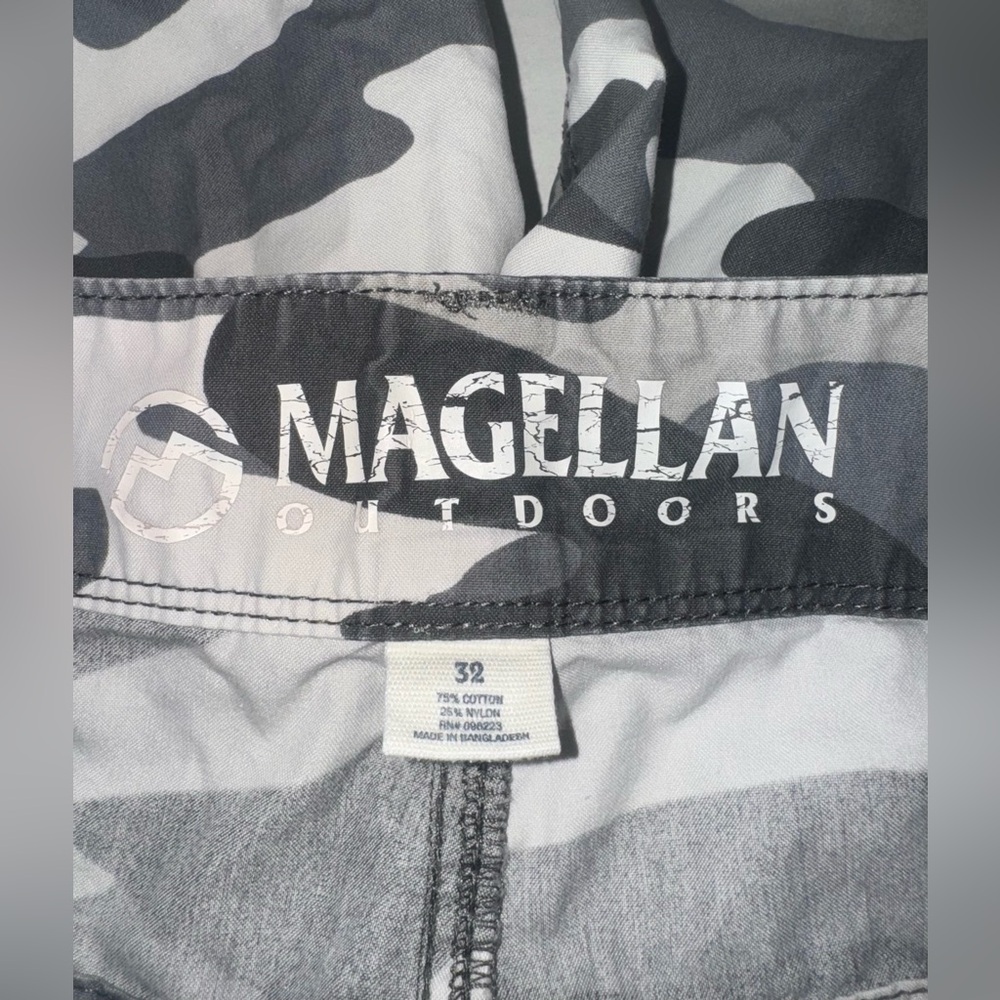 Men's Camouflage Cargo Shorts - Picture 9 of 11